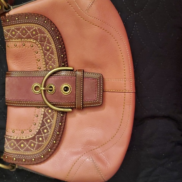 Coach purse Like new condition Fresh salmon color clean inside and out. … - Picture 7 of 12